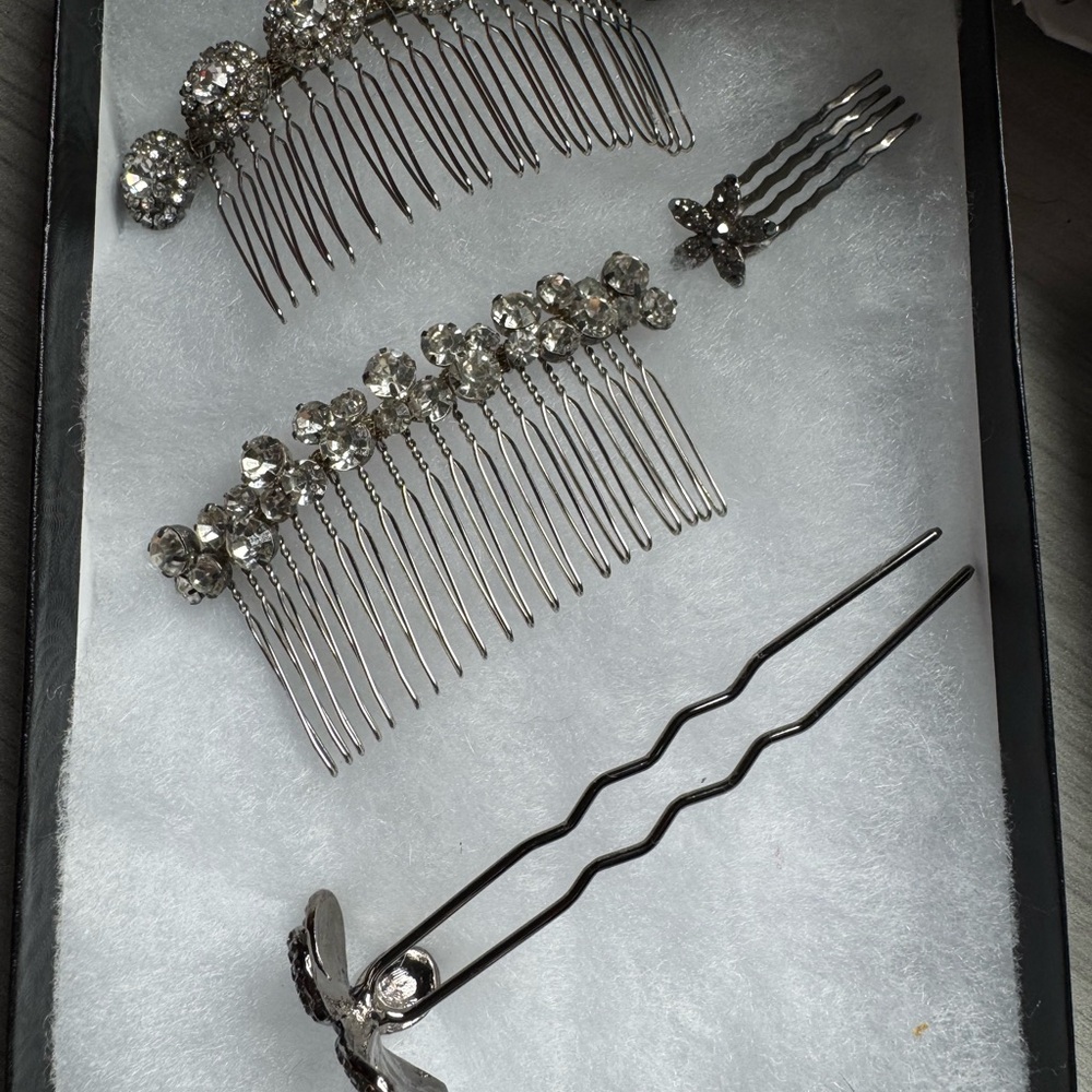 Elegant Silver Hair Accessory Set